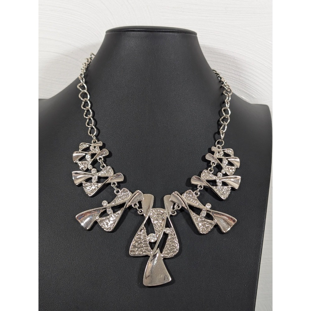 Chunky Hammered Silver Tone Bar Twist Rhinestone Statement Necklace 22"